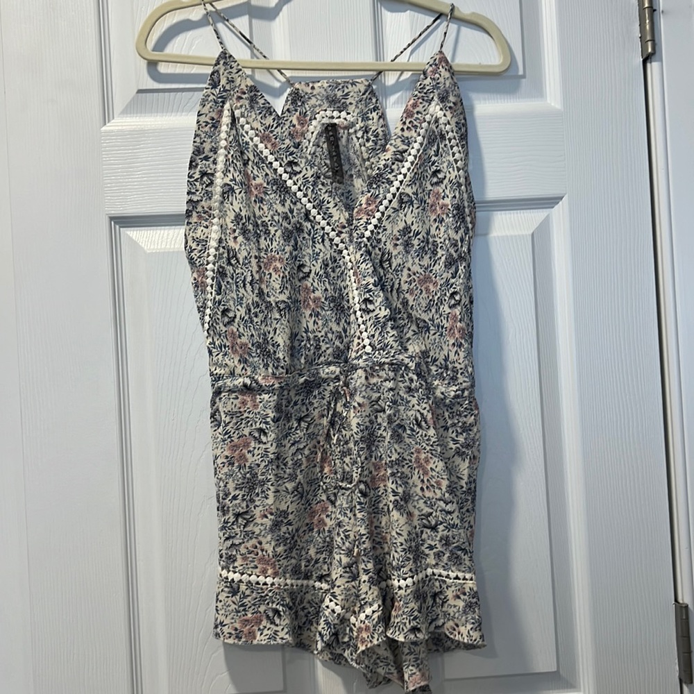 ban jara - romper - ruffle / crochet detail - never worn
